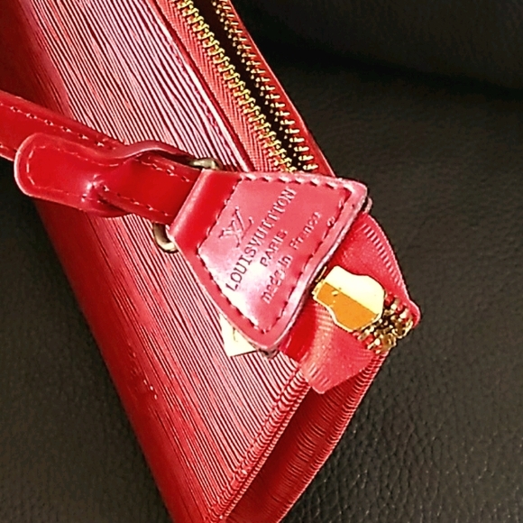 Louis Vuitton Epi Pochette - Picture 2 of 6